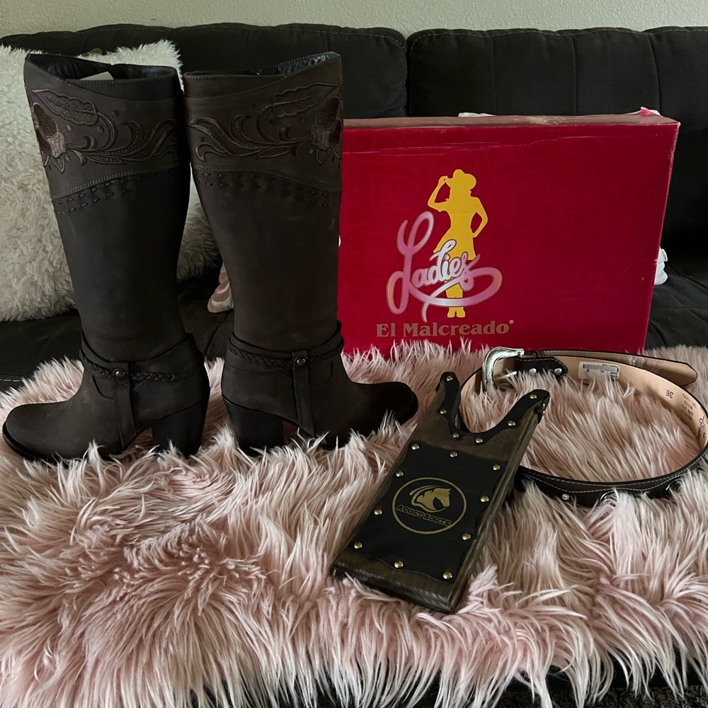 Women's Brown Boots in size 4.5